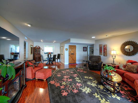 3rd image of 7636 E Rancho Vista Dr