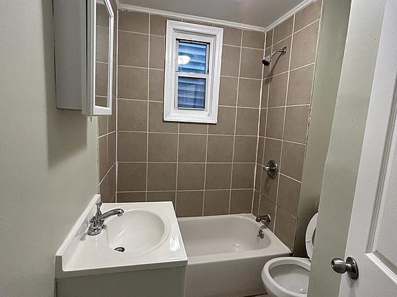 5th image of 235 Peshine Ave #A