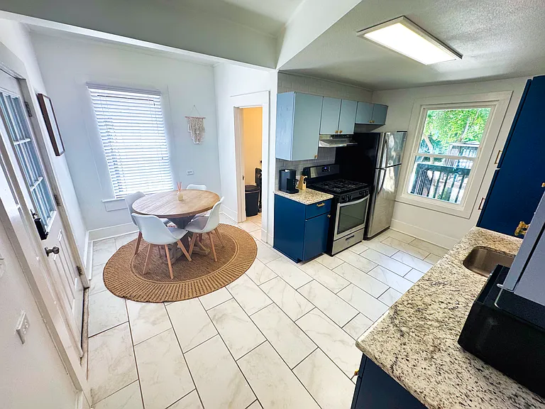 437 Queen Anne Ct — Photo 13