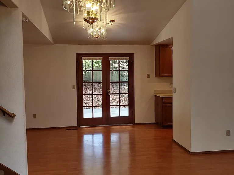 945 148th Dr SE — Photo 3