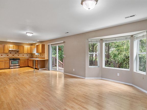 5th image of 705 S Lexington Pl