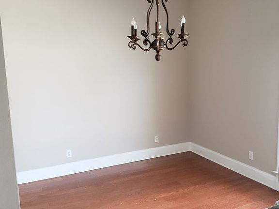 5th image of 2765 Edinburgh Dr
