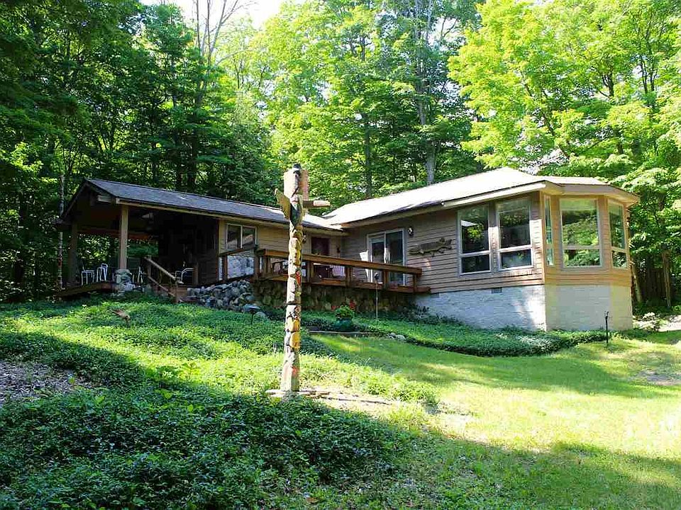1325 Taquaka Rd, Frankfort, MI 49635 | Zillow