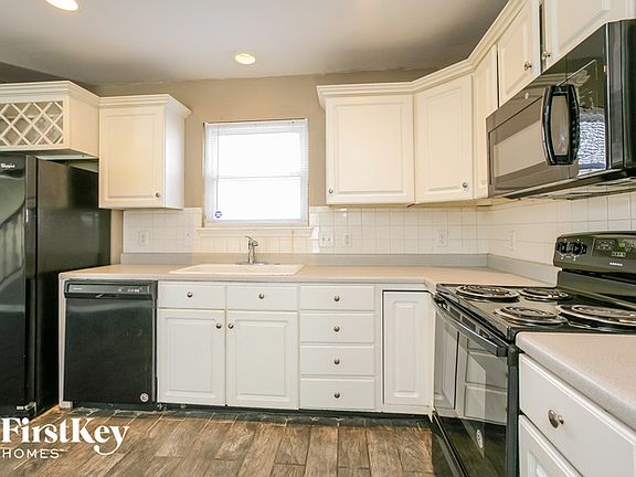5th image of 11426 Shady Hollow Ln