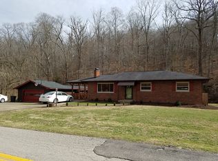 3393 Woodville Dr, Huntington, WV 25701
