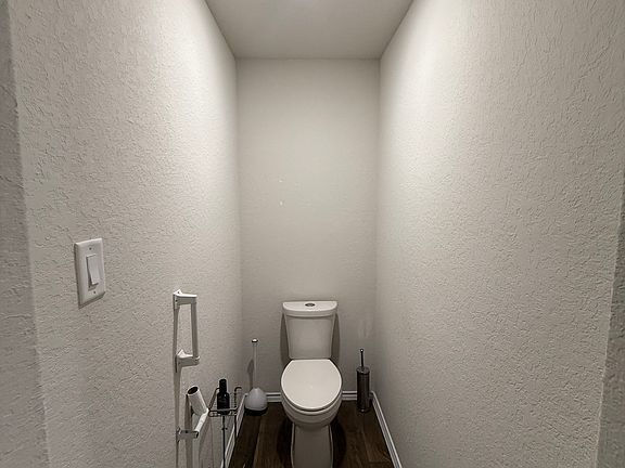 5th image of 208 Yucca Dr