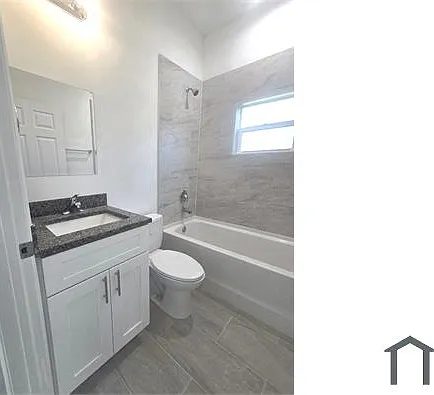 940 Sterling St E — Photo 15