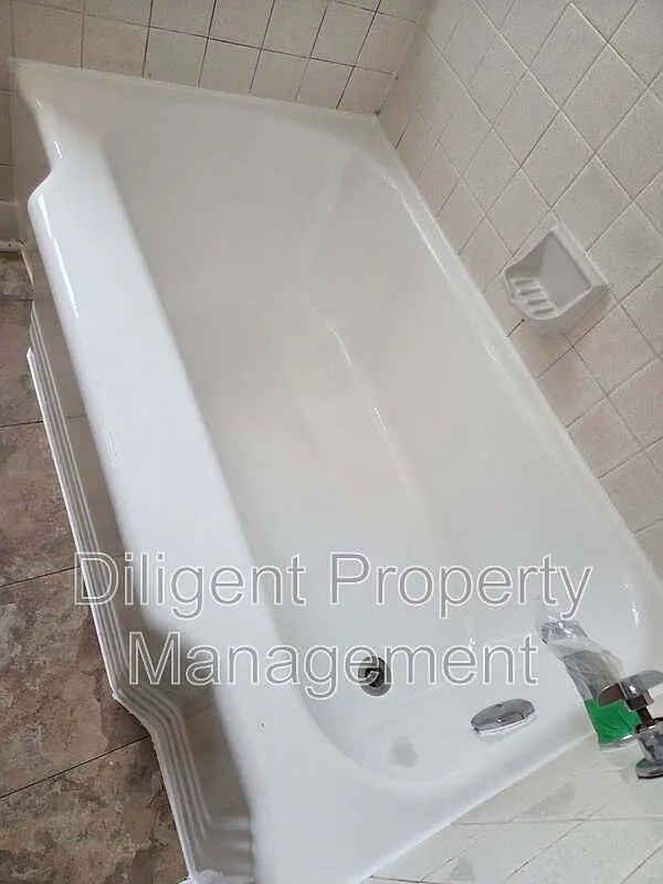 2 bed, 1.0 bath, $1,745 — Photo 3