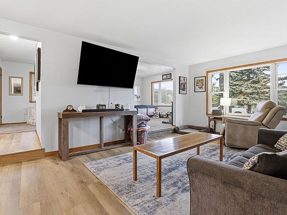 5th image of 297 Walnut DRIVE