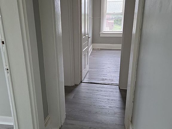 2nd image of 2200 E 5th St