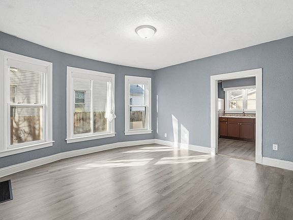 5th image of 2626 Brady St