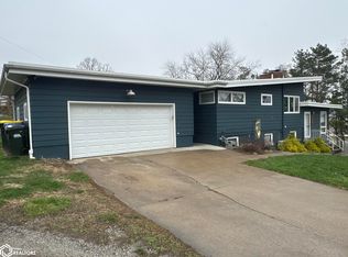 1204 Ashley Dr, Iowa City, IA 52246