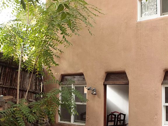 4th image of 863 E Palace Ave