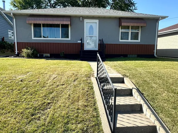 804 7th Ave SE, Jamestown, ND 58401