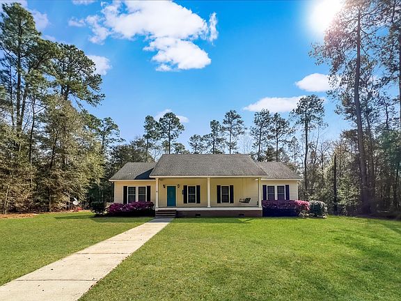 4th image of 682 Woodland Drive