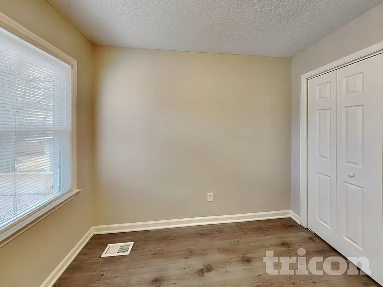 216 Netherland Dr — Photo 11