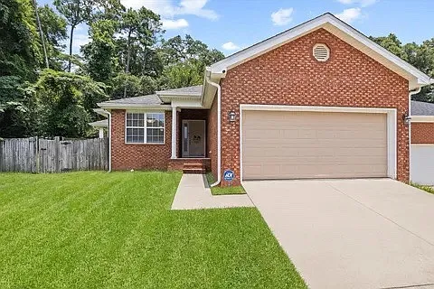3 bed, 1552 sqft, $2,200 — Photo 1