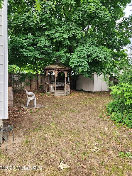 5th image of 2736 Pauline Avenue