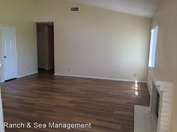 5th image of 909 Hillfield Ct