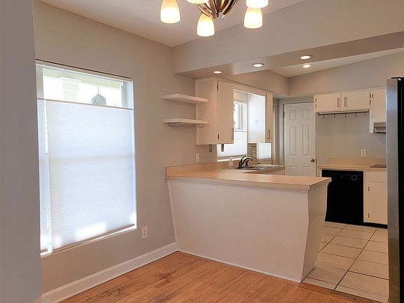 3rd image of 2117 Dawley Ave