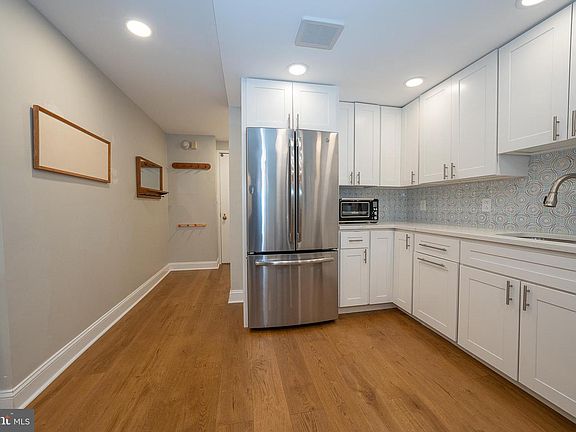 5th image of 1919 Chestnut St #523-24