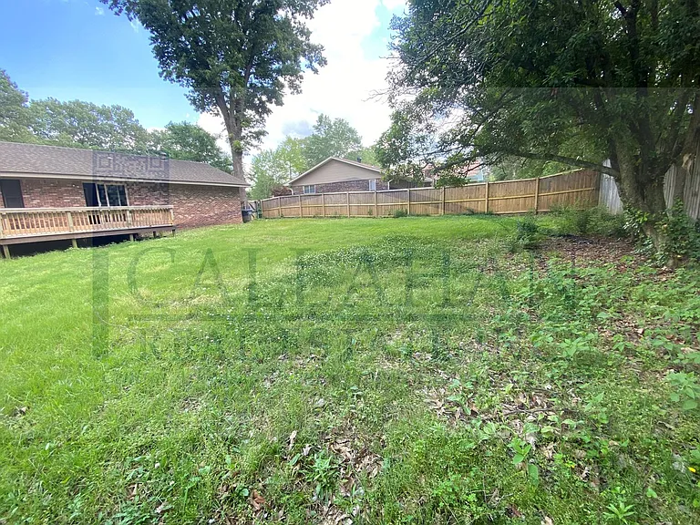2811 Fox Glenn St — Photo 16