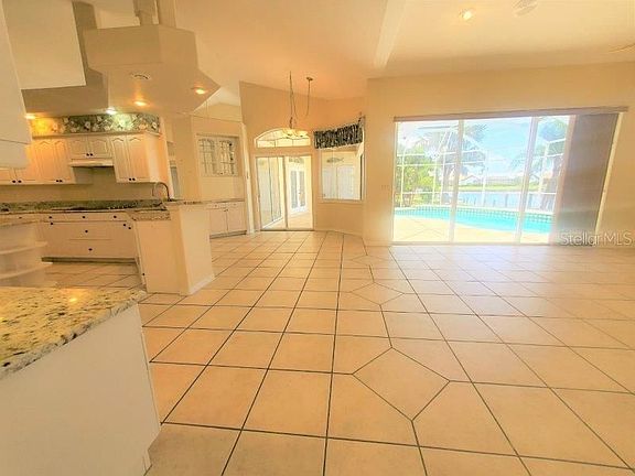 3rd image of 315 Caicos Dr