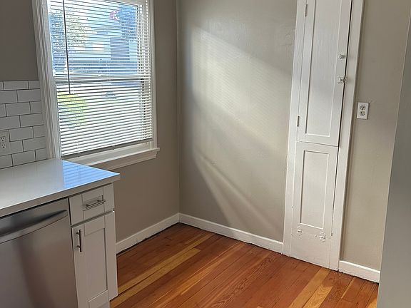 3rd image of 401 S Verdugo Rd #1