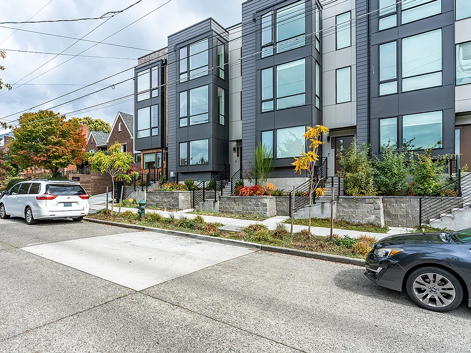 8326-C 16th Ave NW #98117
