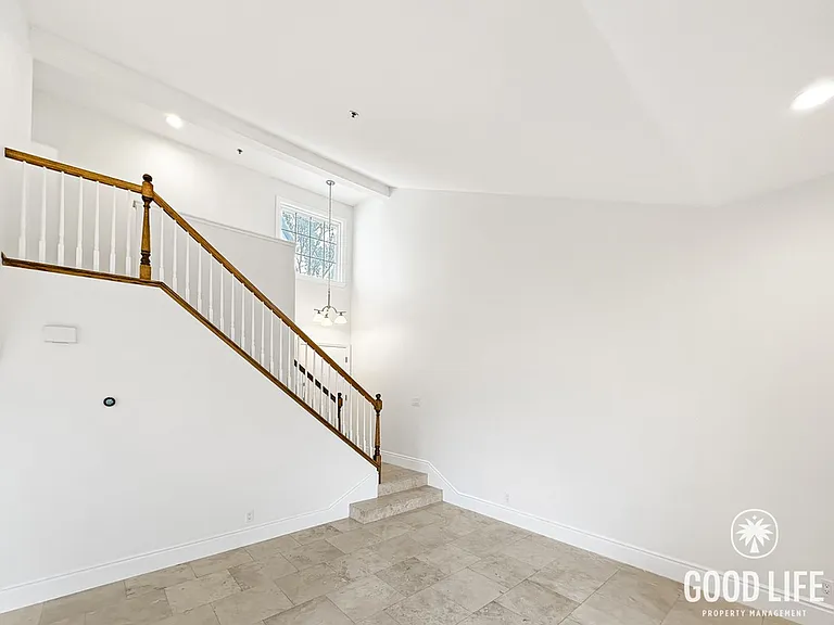 20961 Marin — Photo 10