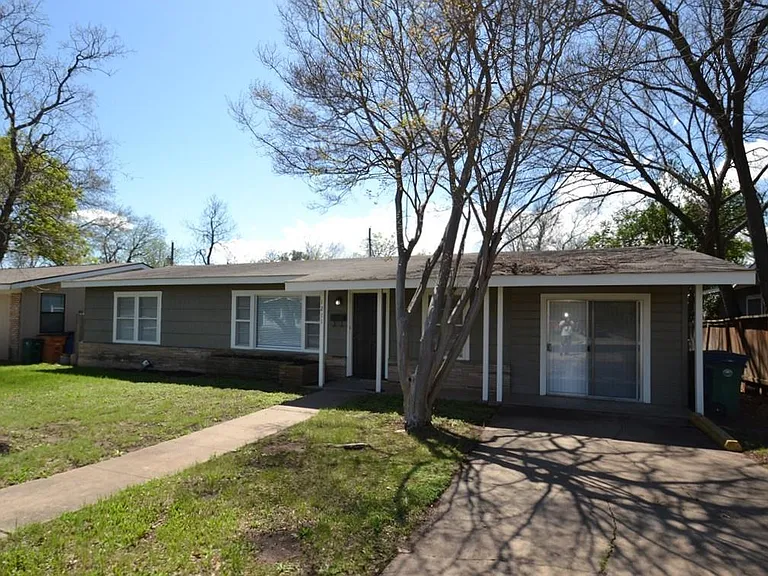 1211 Ridgemont Dr — Photo 28
