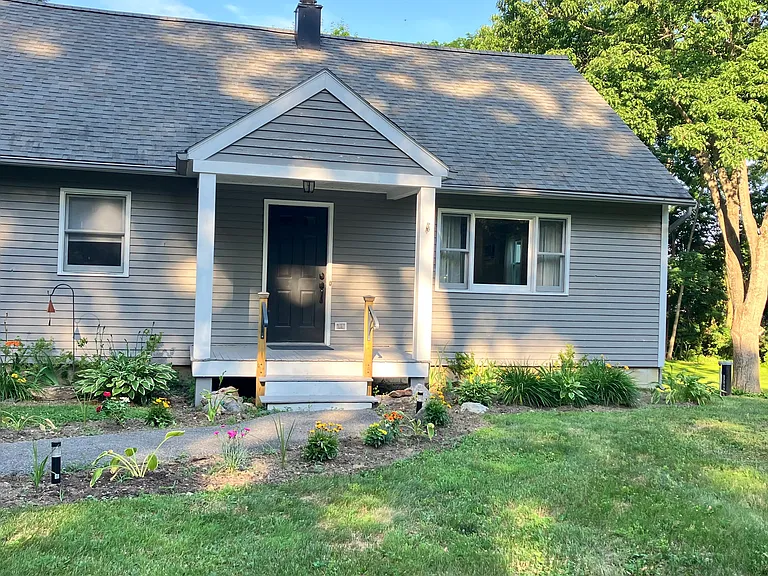 79 Locust Grove Rd — Photo 24