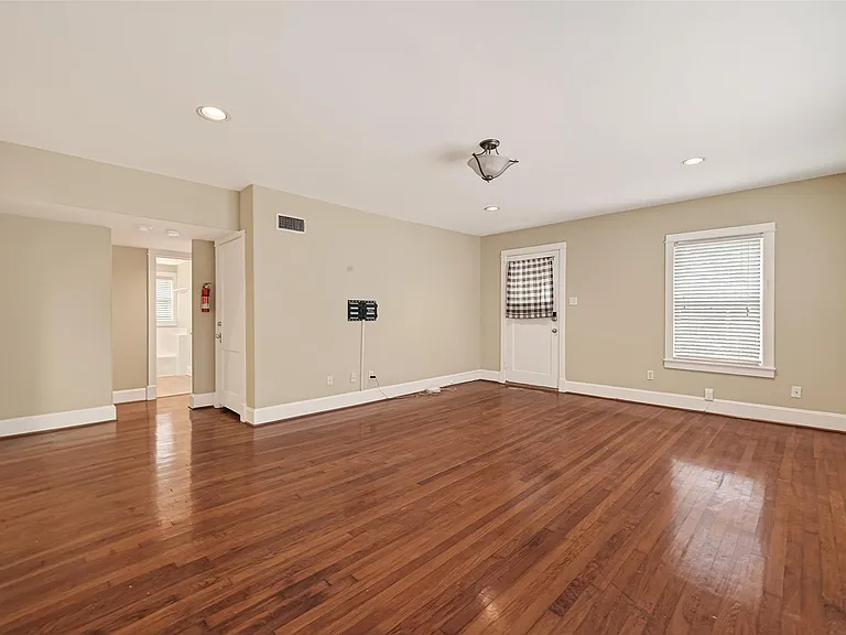 1807 Crocker St #A — Photo 7