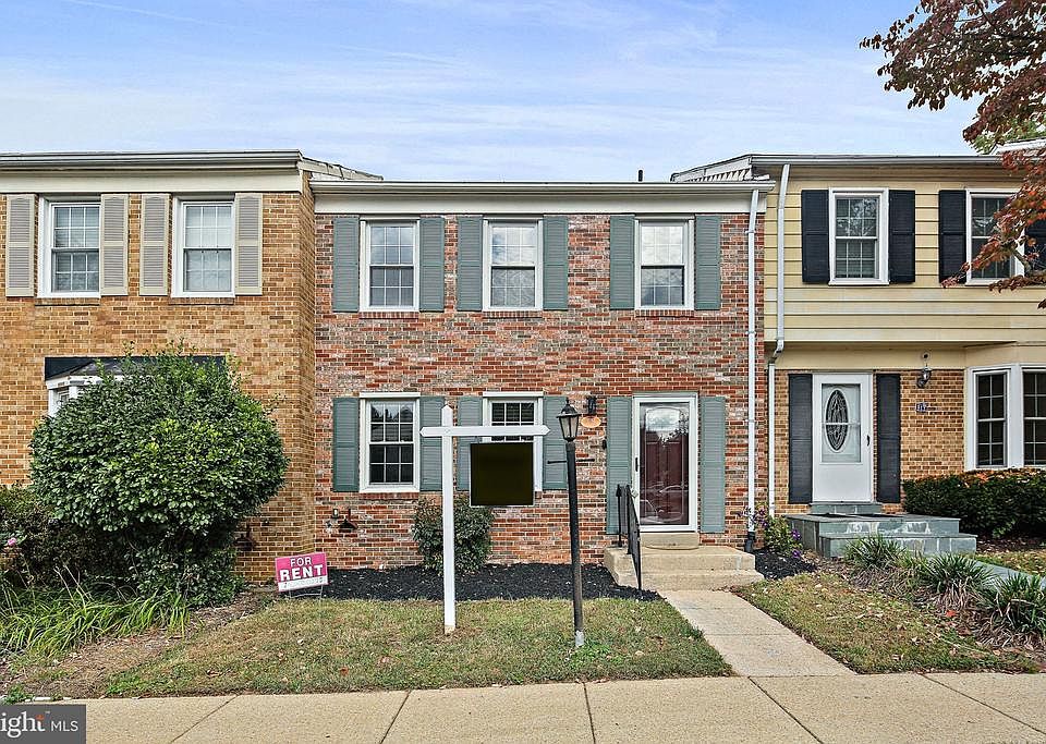 1st image of 18 Chantilly Ct