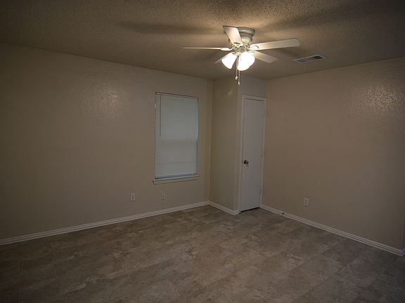 4th image of 834 House St
