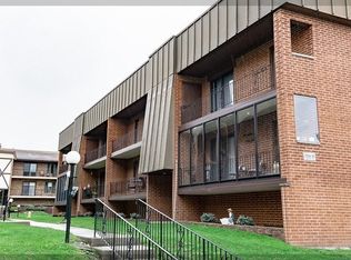 11308 Moraine Dr APT H, Palos Hills, IL 60465