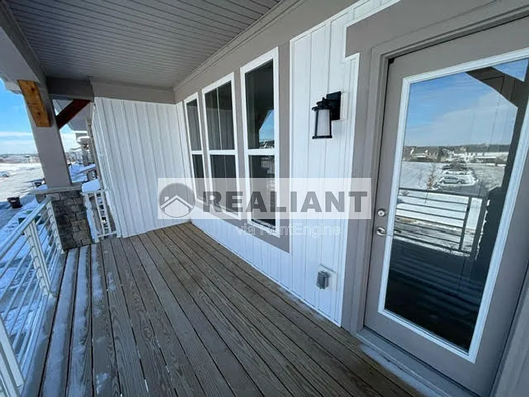 1373 Rubyhill Ln — Photo 9