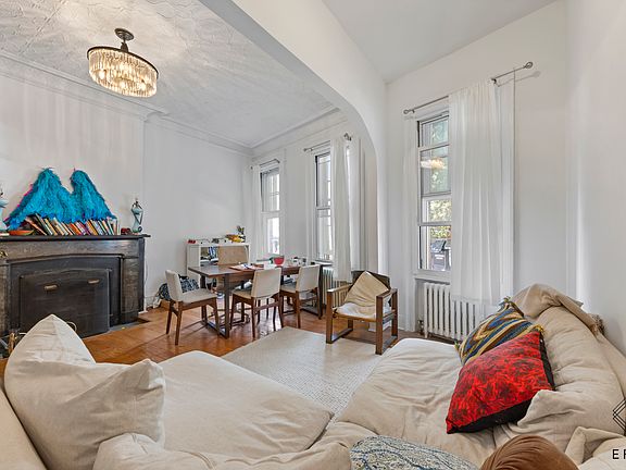 5th image of 547 Hudson St APT 1