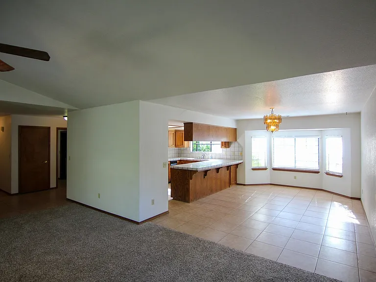 6827 Creekside St — Photo 5