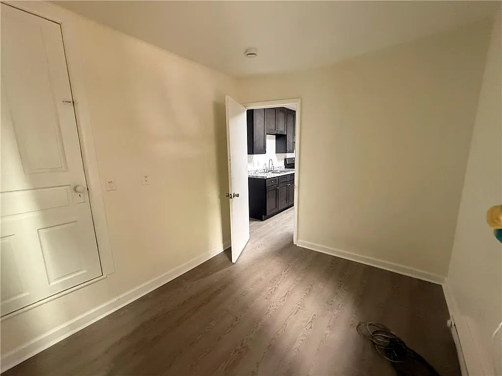1 bed, 1.0 bath, 1974 sqft, $1,450 — Photo 3