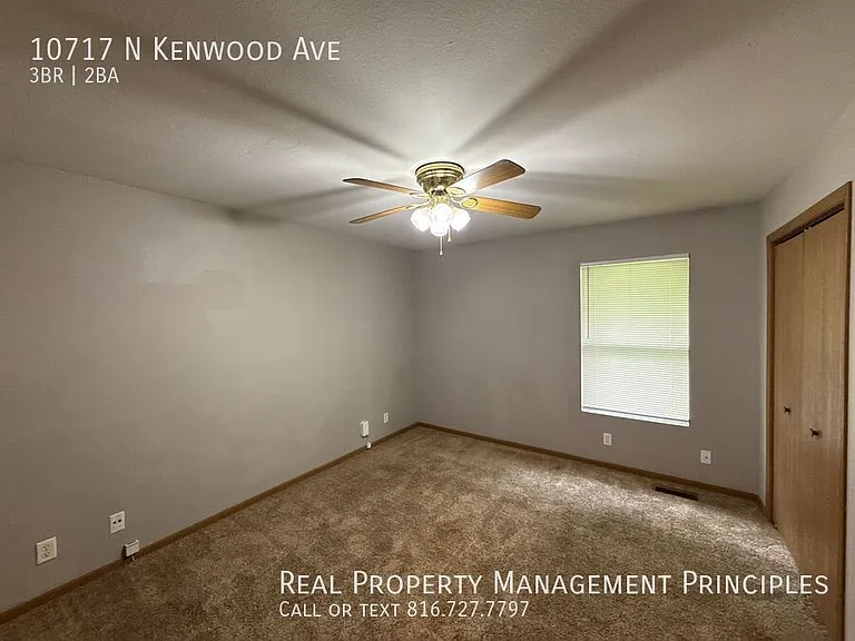 10717 N Kenwood Ave — Photo 6
