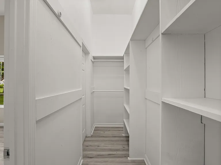 101 W Center St — Photo 3