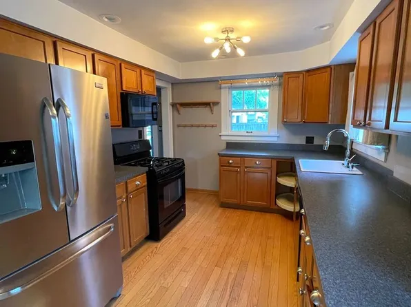 1404 E Park Pl, Ann Arbor, MI 48104