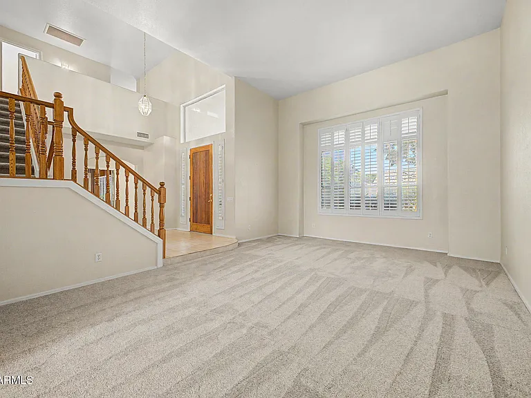 1722 E Samuel Dr — Photo 8
