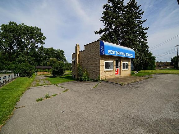 3rd image of 5485 South Ave