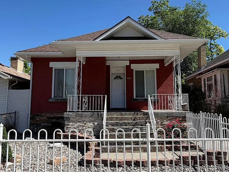 625 E Wilmington Ave — Photo 1