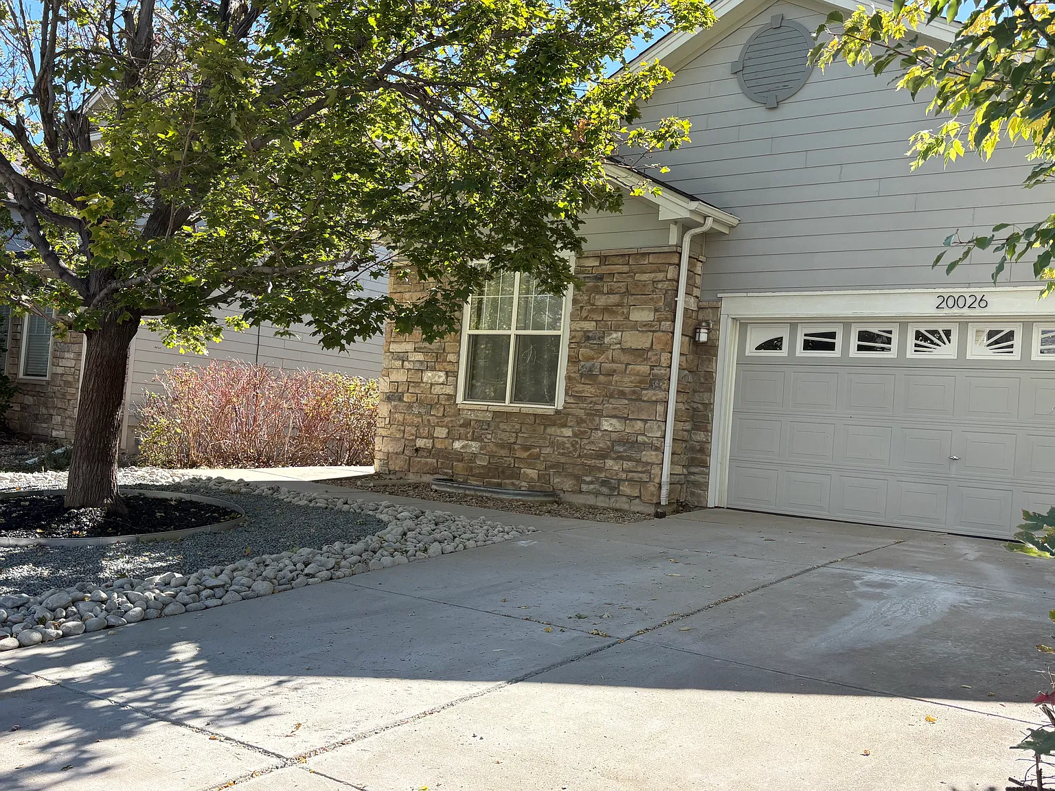 4 bed, 2437 sqft, $3,050 — Photo 2
