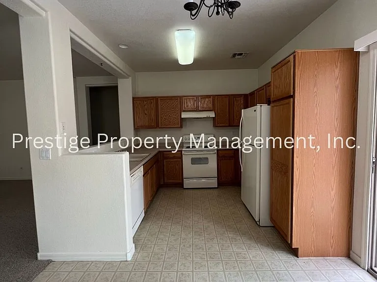 81 W Calle Guija — Photo 4