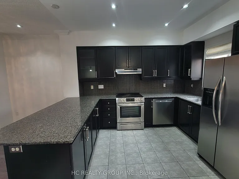 227 Dairy Dr — Photo 4