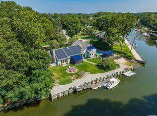 360 Wiggins Ln, Greenport, NY 11944